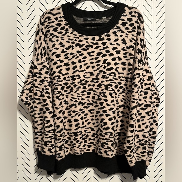 T Tahari Leopard Print Crew Neck Sweater - Picture 2 of 9